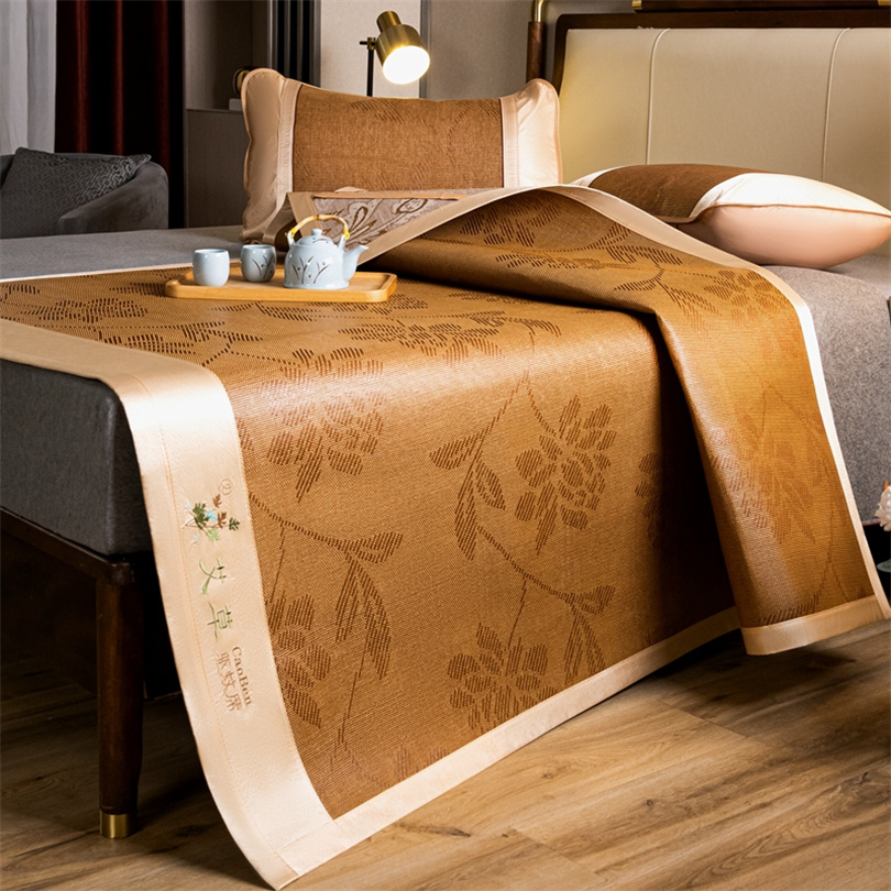 Bamboo Cooling Mat and Pillowc - Silk Sheet Set avis et prix